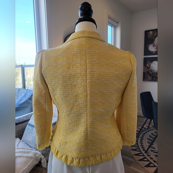 ❤️HOST PICK❤️ 3/$30 Ann Taylor.Loft Blazer 8P - Picture 6 of 11